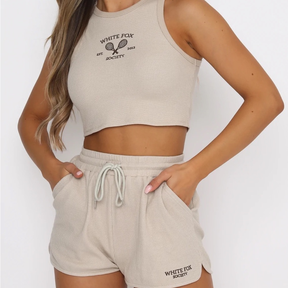 WhiteFoxBoutique Crop Top and a matching shorts- Please Read